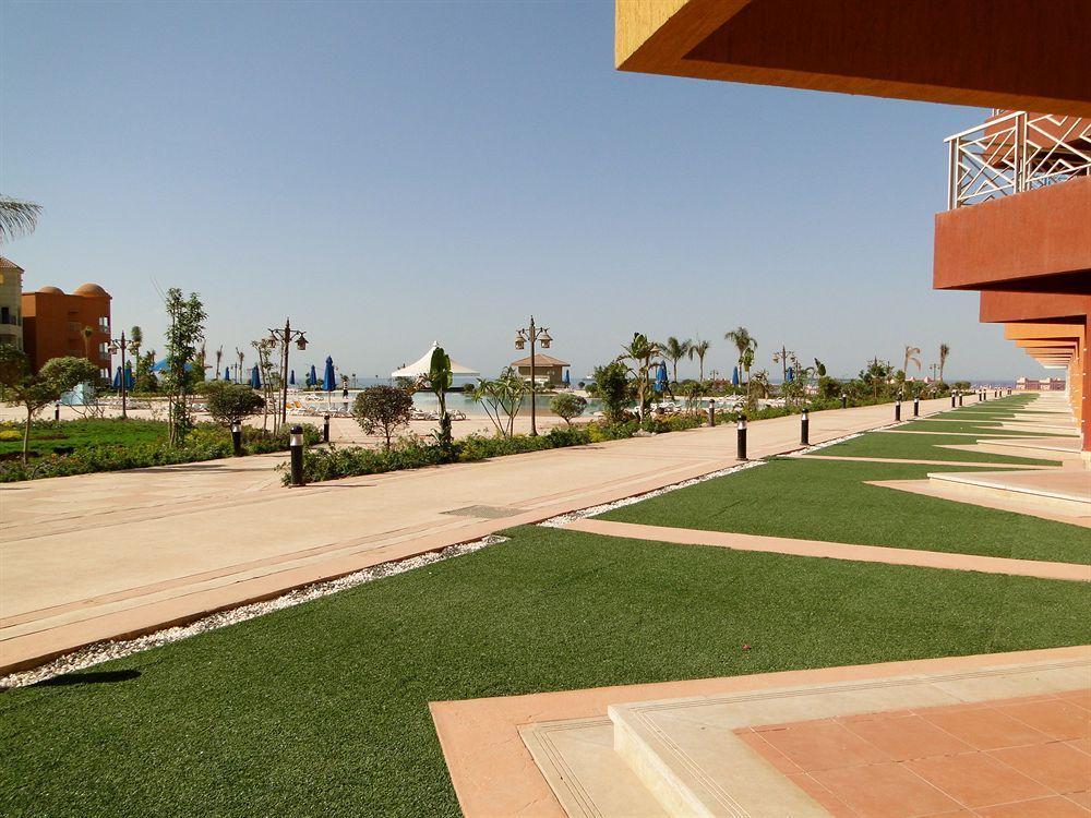 Porto Sokhna Pyramids Apartments Powered By Amer-Group Family Only Ain Suchna Exterior foto